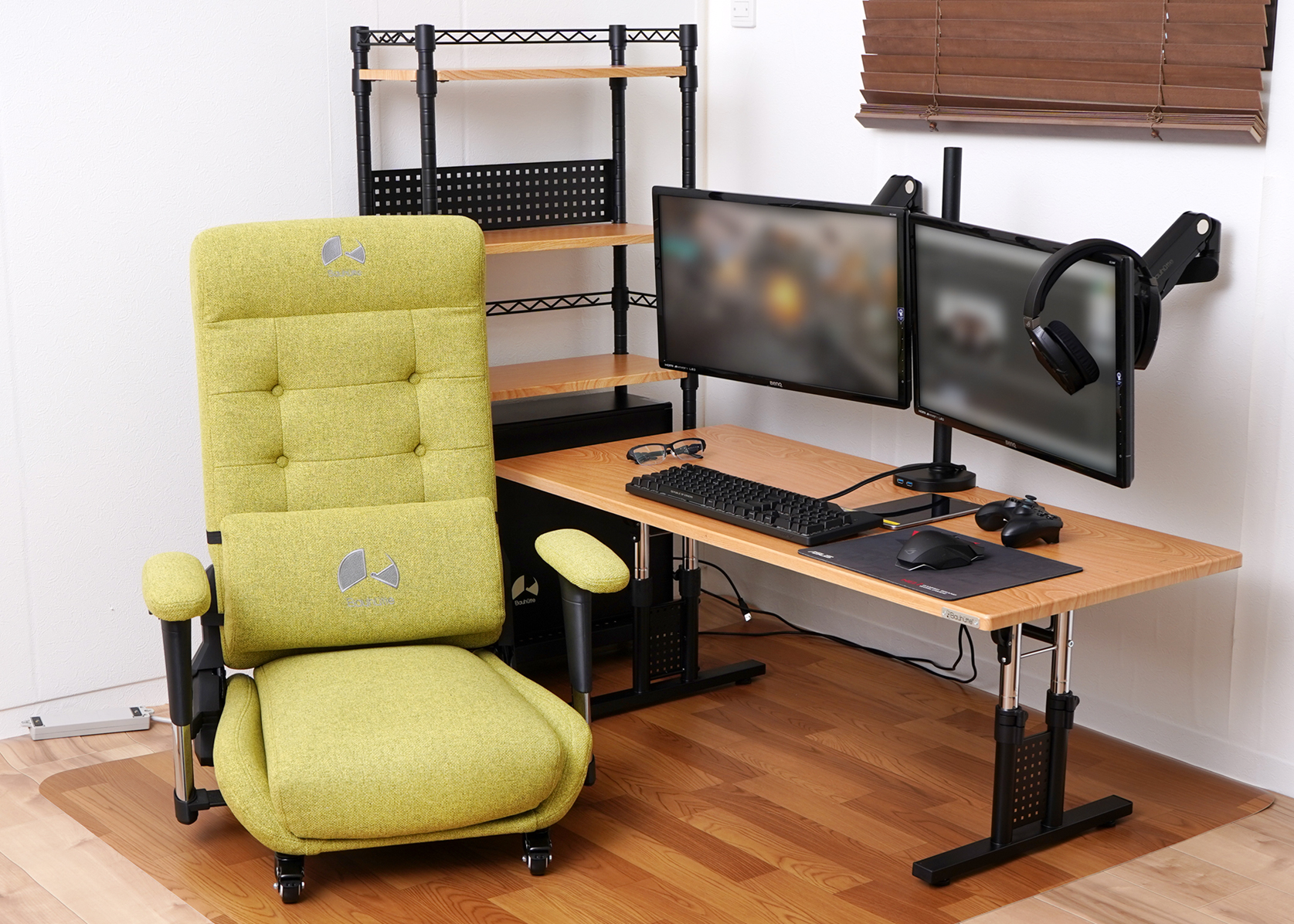 Desk-Equipped Gamer Beds : Bauhutte Gaming Accessories